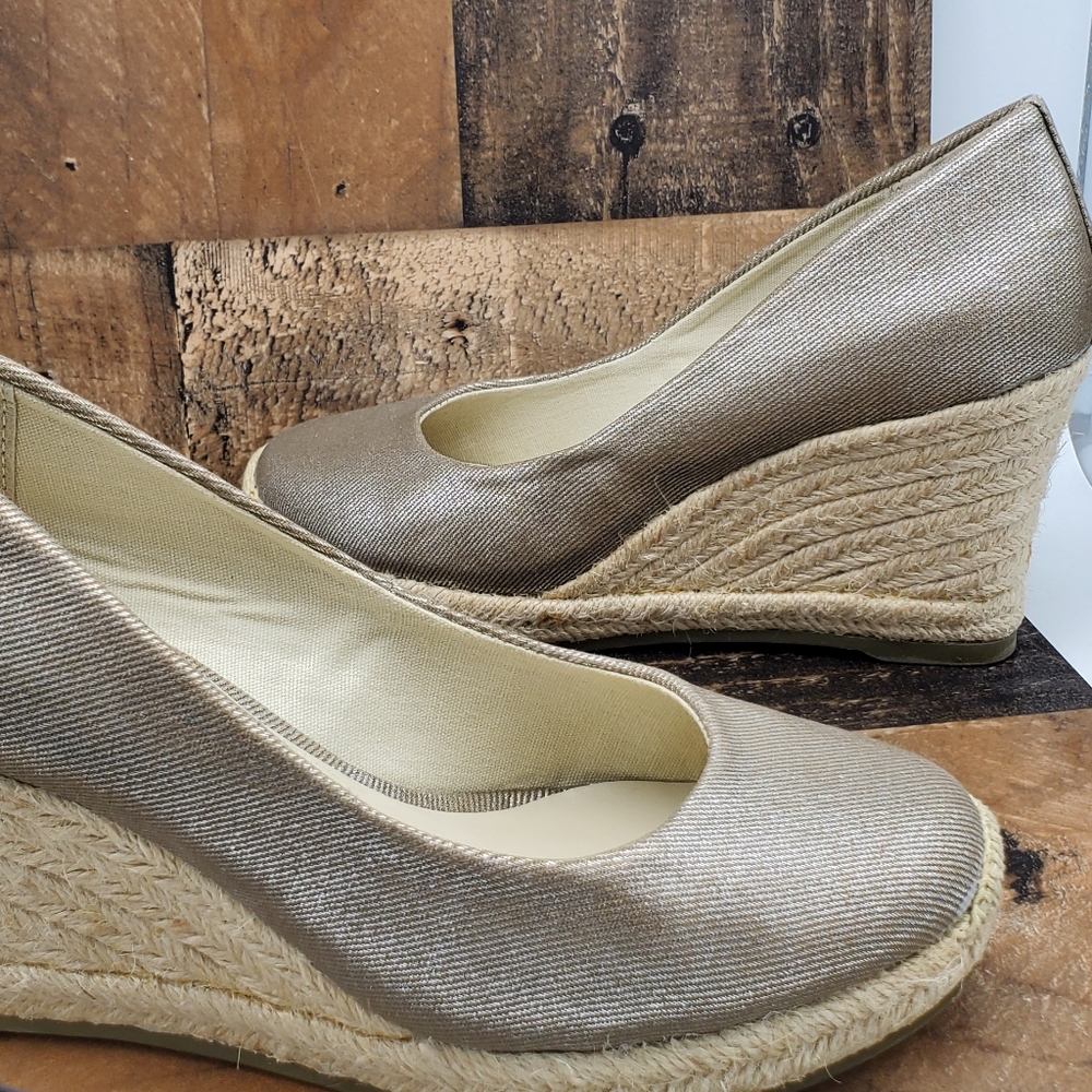 Jones Studio Tania taupe/platinum espadrille sz 7 - Picture 3 of 5